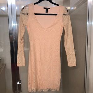 Peach lace dress 🍑✨